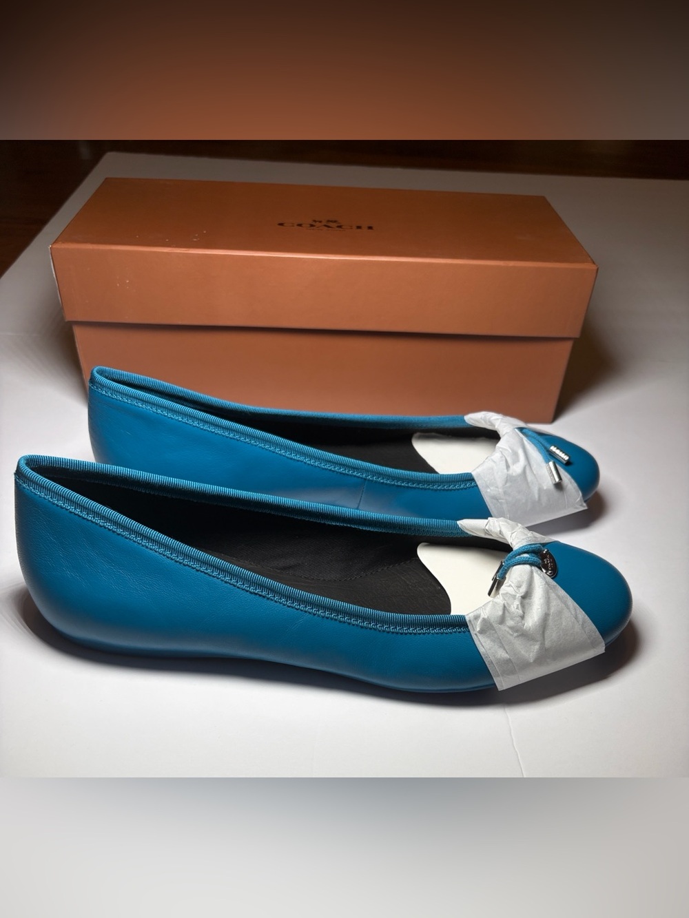 COACH Lara Silk Nappa Ballet Flats Peacock Blue Leather Bow Logo Womens Size 9 - Picture 2 of 9